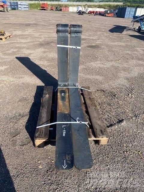 Volvo 8-12 ton Forks