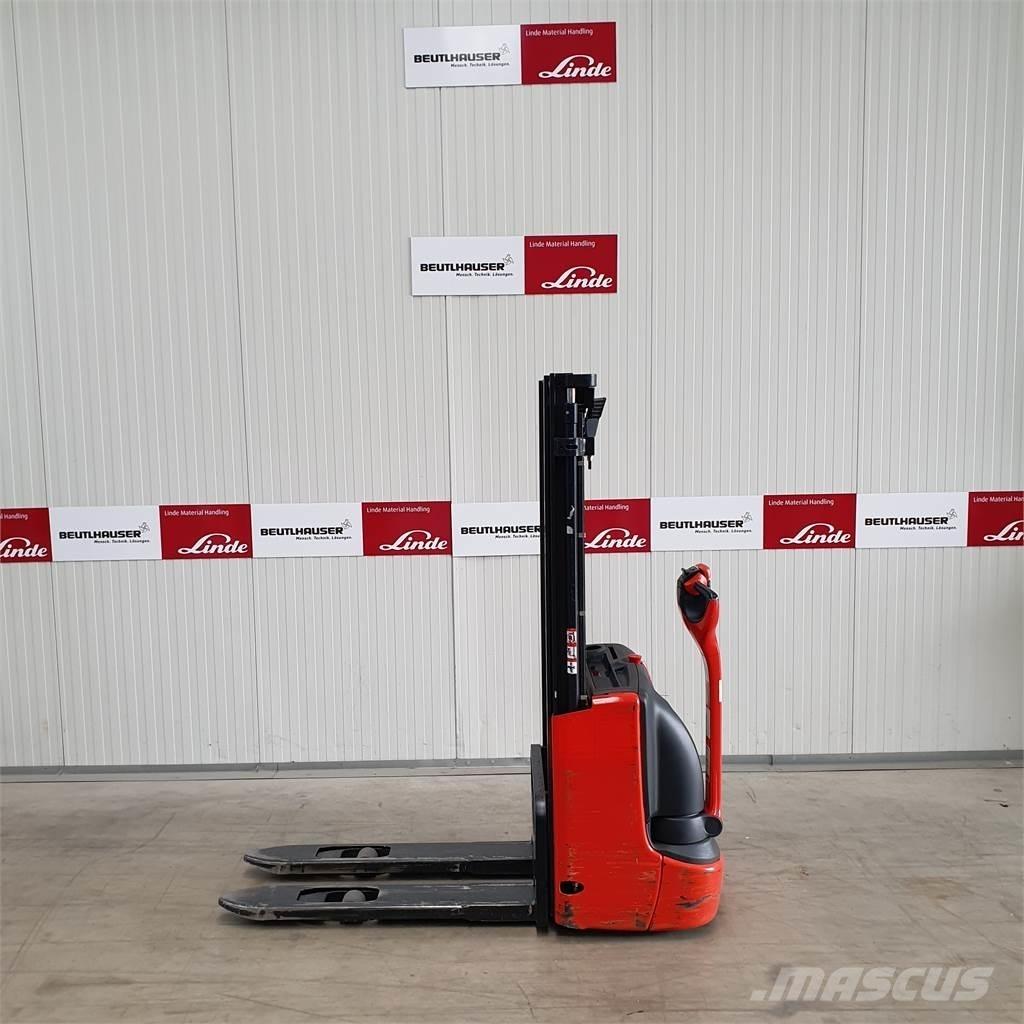Linde L10 Pedestrian stacker