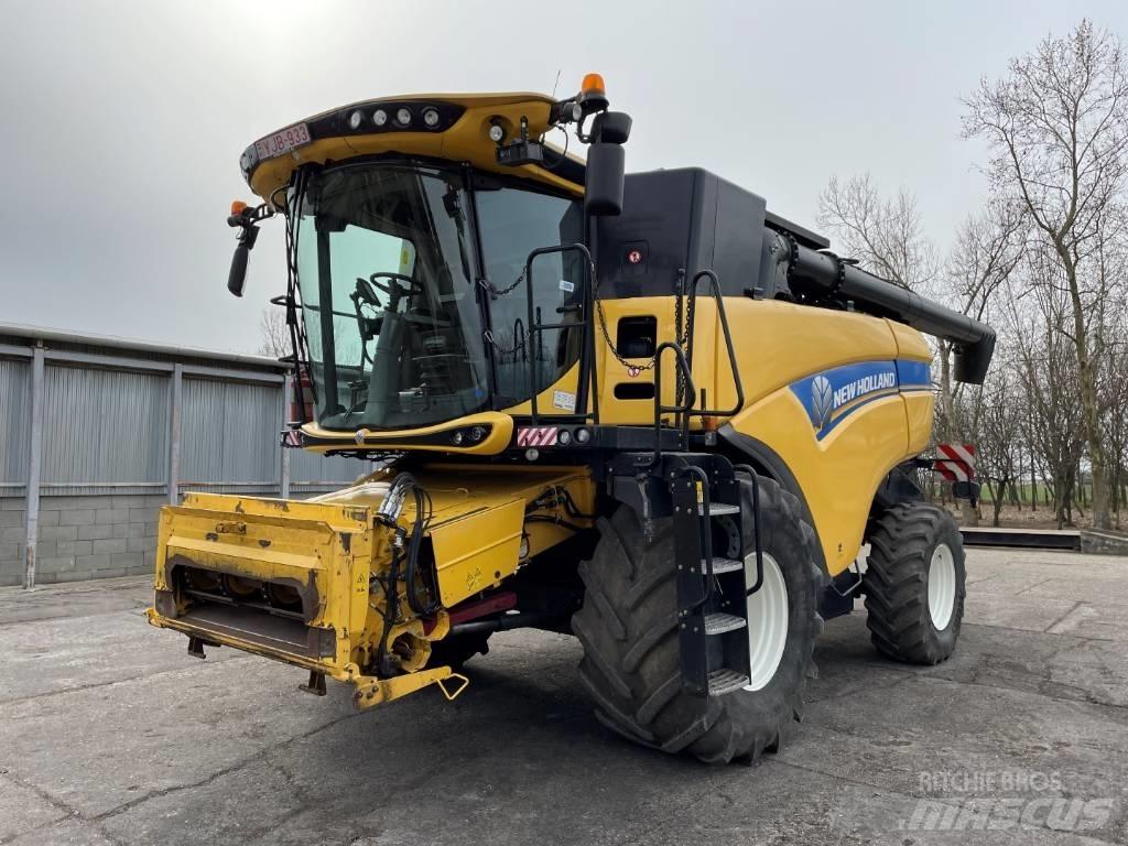 New Holland CX 8.80 Combine harvesters