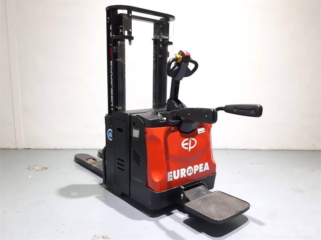  ES16 RSI Pedestrian stacker