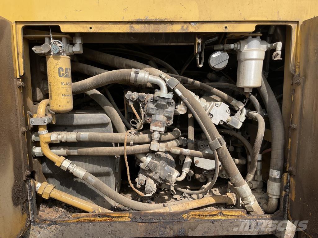 CAT AP555F Asphalt pavers