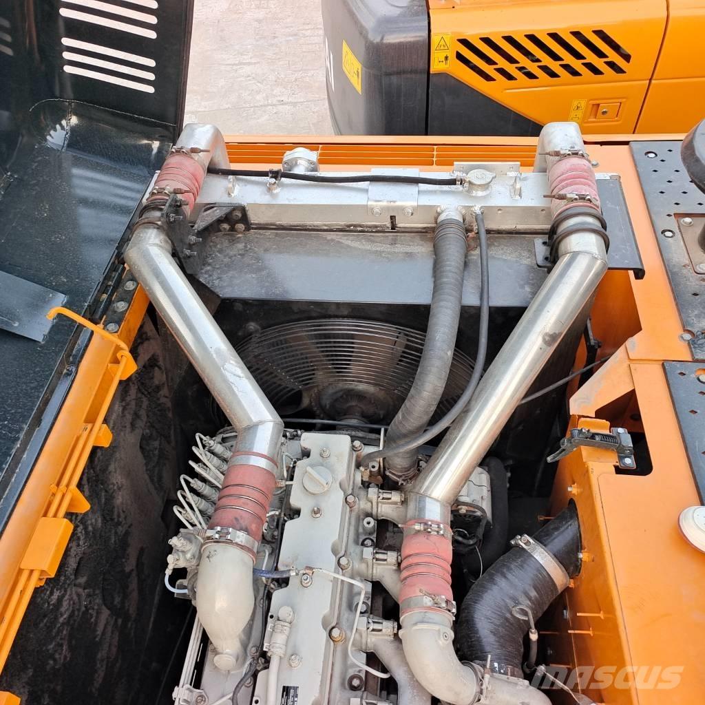 Hyundai 305LC-9 Crawler excavators