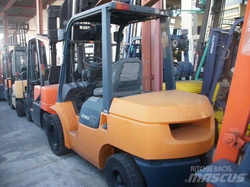 Toyota 7 FDJ 35 Diesel trucks
