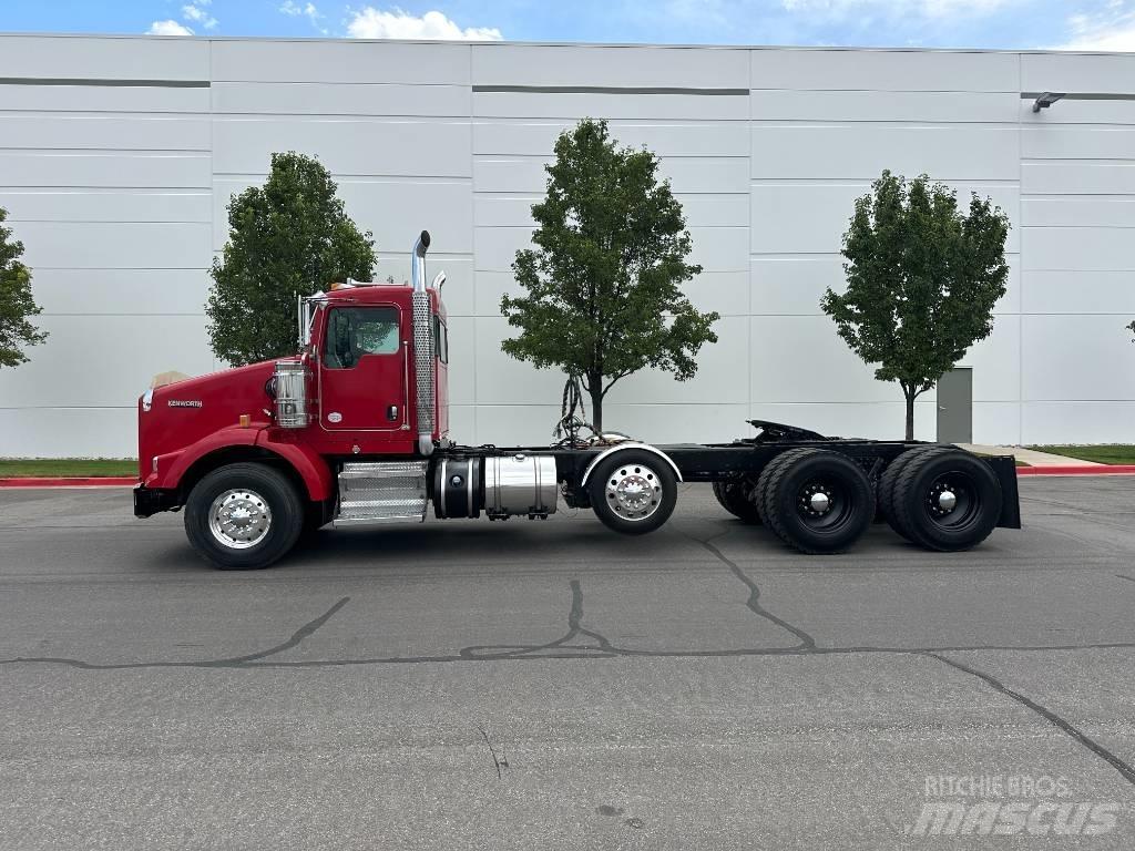Kenworth T 800 Prime Movers