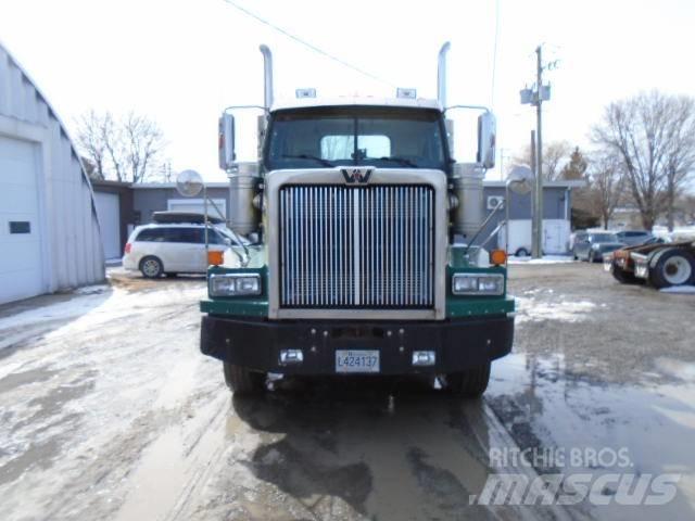 Western Star 4900 SF Prime Movers