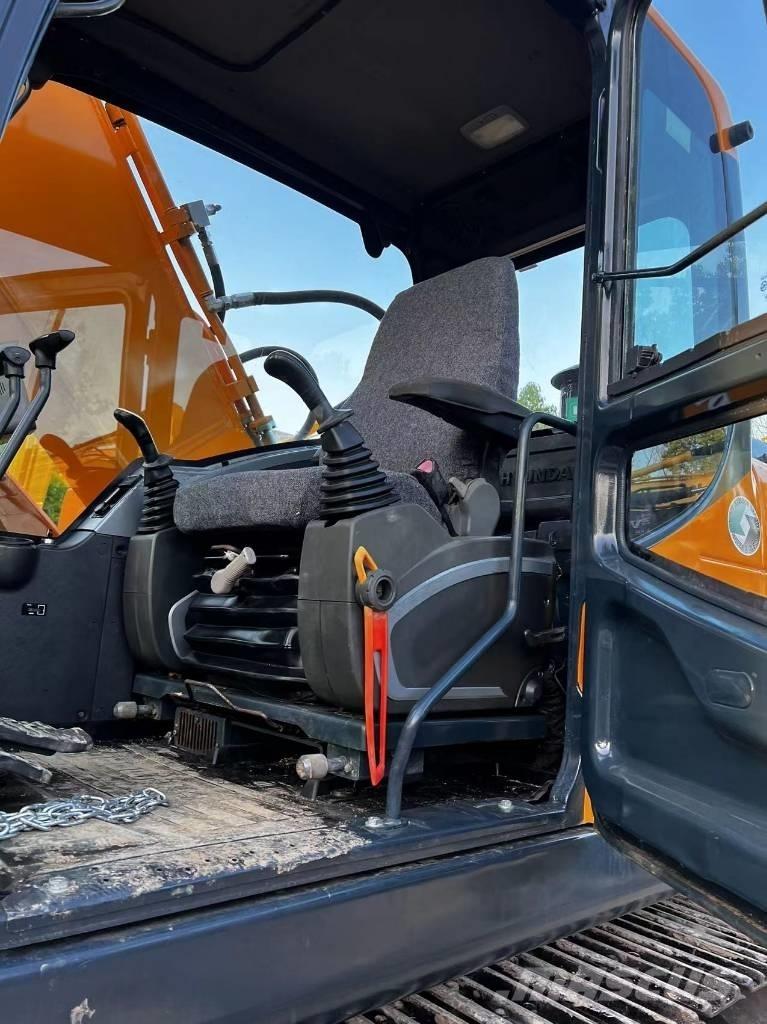 Hyundai 220 LC -9S Crawler excavators