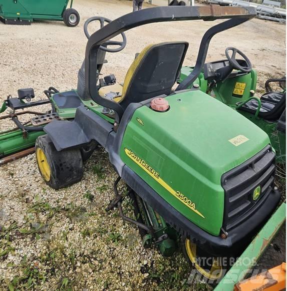 John Deere 2500 A Greens mowers