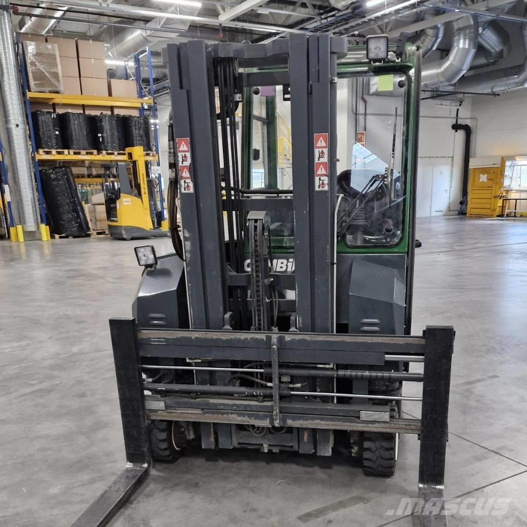 Combilift CBE2500 4-way reach truck