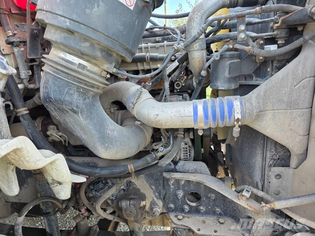 Western Star 4700 SB Prime Movers