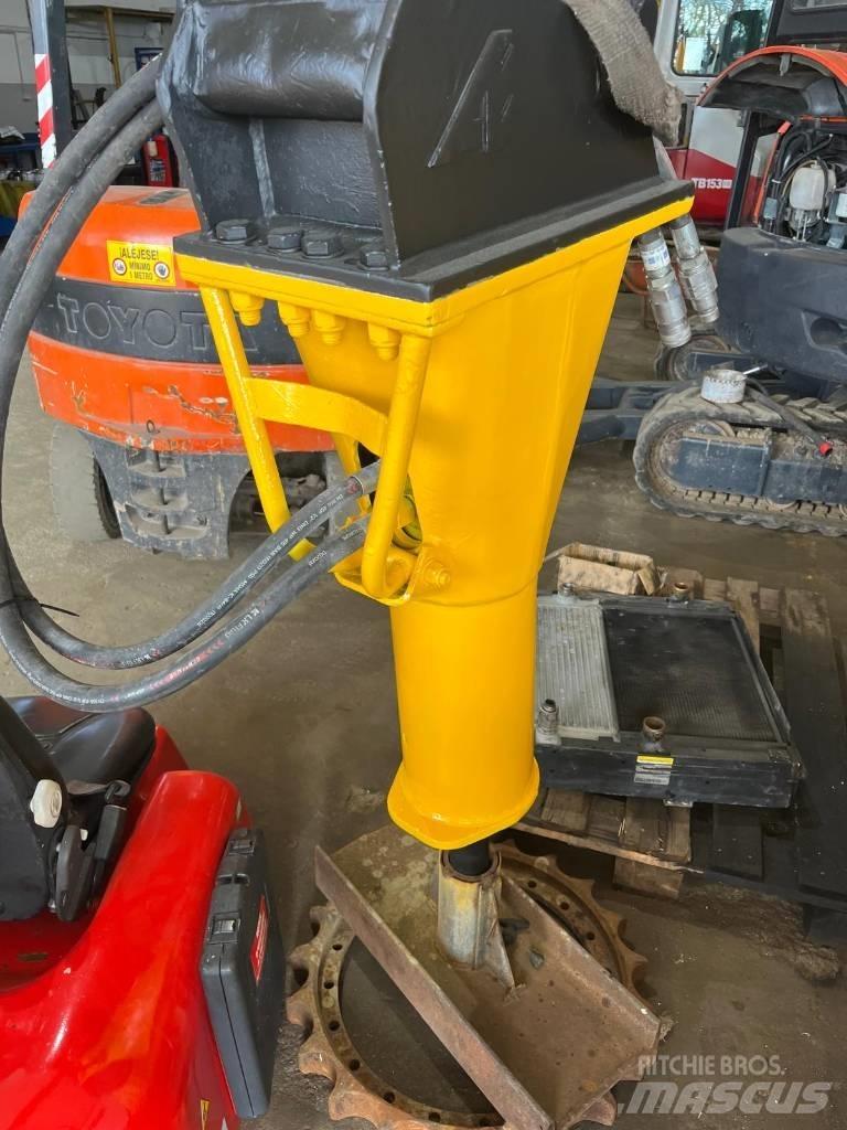 Montabert SD28 Hammers / Breakers