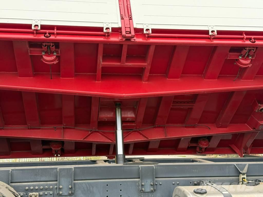 Volvo FM 4X 2R Truck mounted cranes