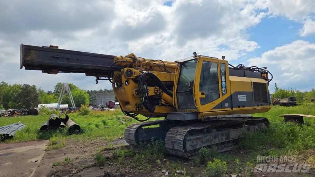 Bauer RTG 16T Vibratory pile drivers