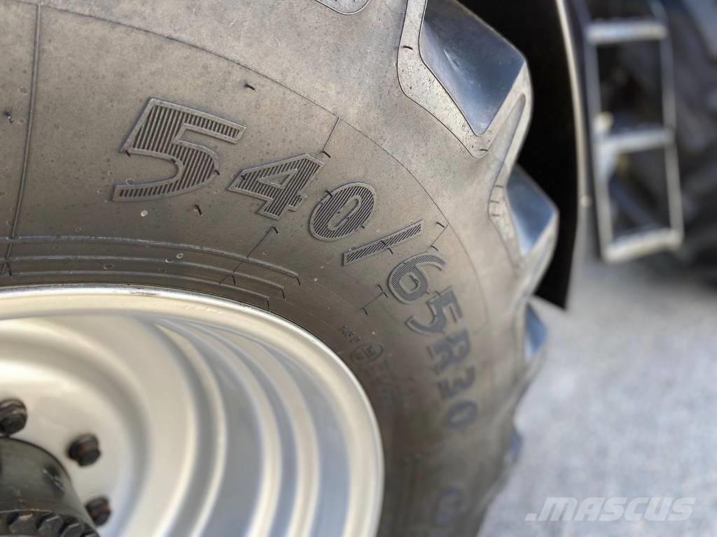 CASE 1455 XL Tractors