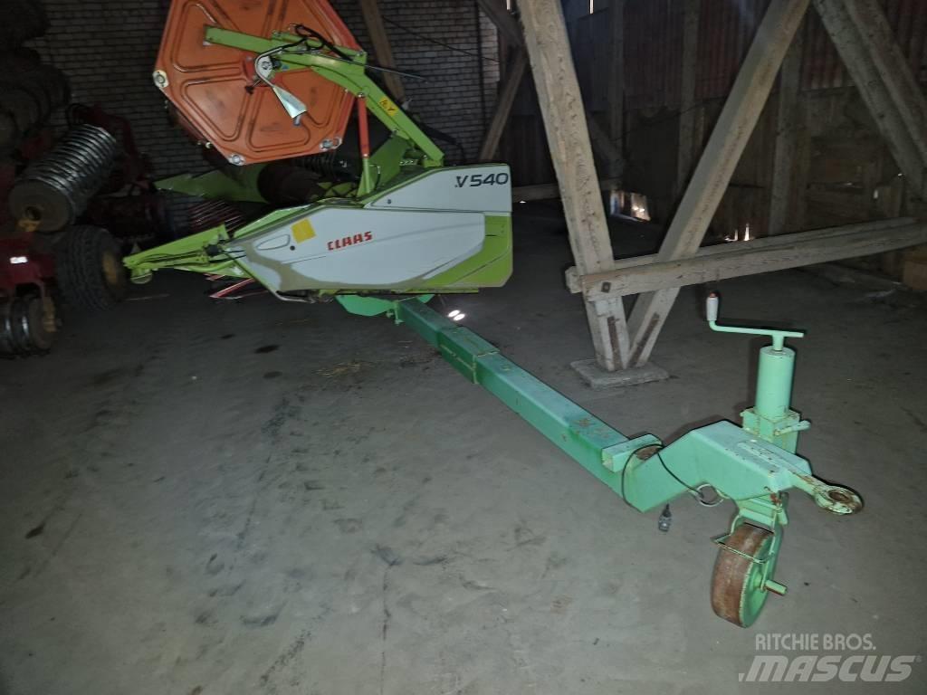 CLAAS Tucano 320 Combine harvesters