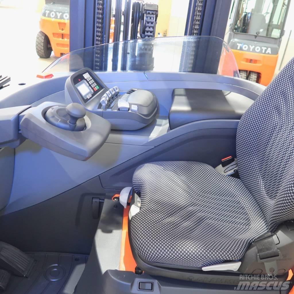 Toyota RRE160H Reach truck