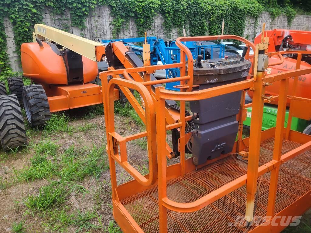 JLG 600 AJ Articulated boom lifts