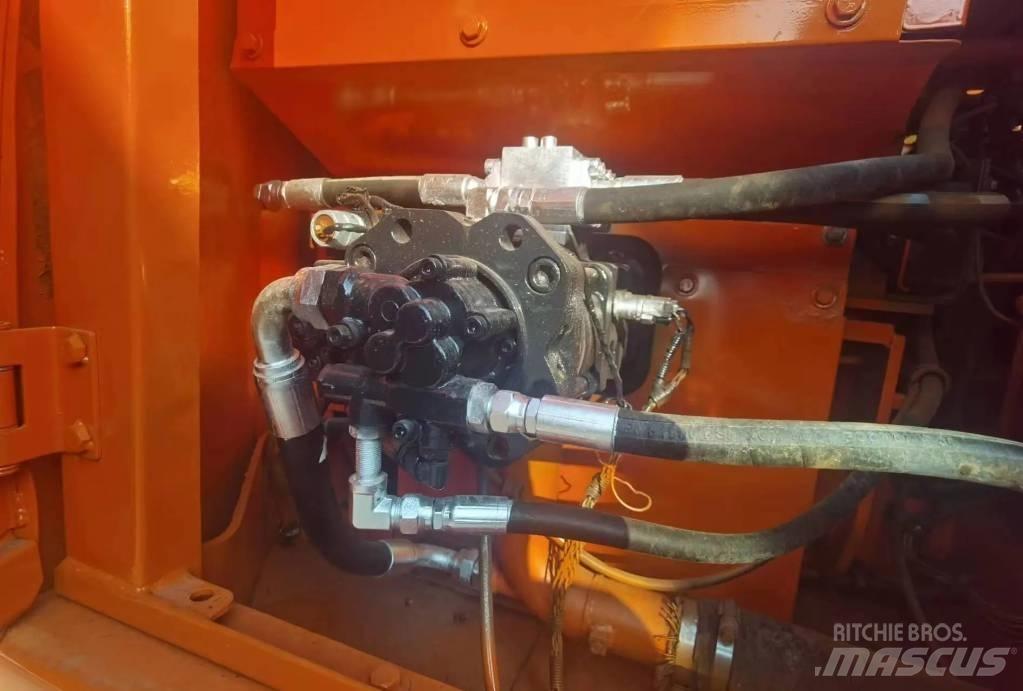 Doosan DX 140 LC Crawler excavators