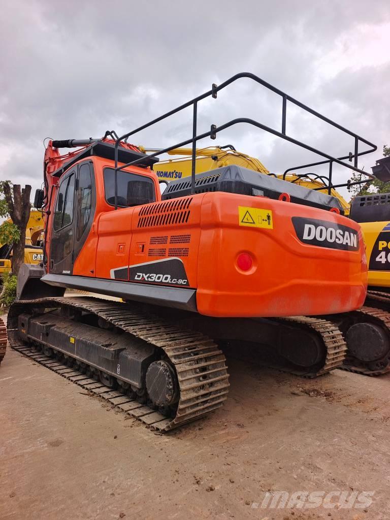 Doosan DX 300LC Crawler excavators