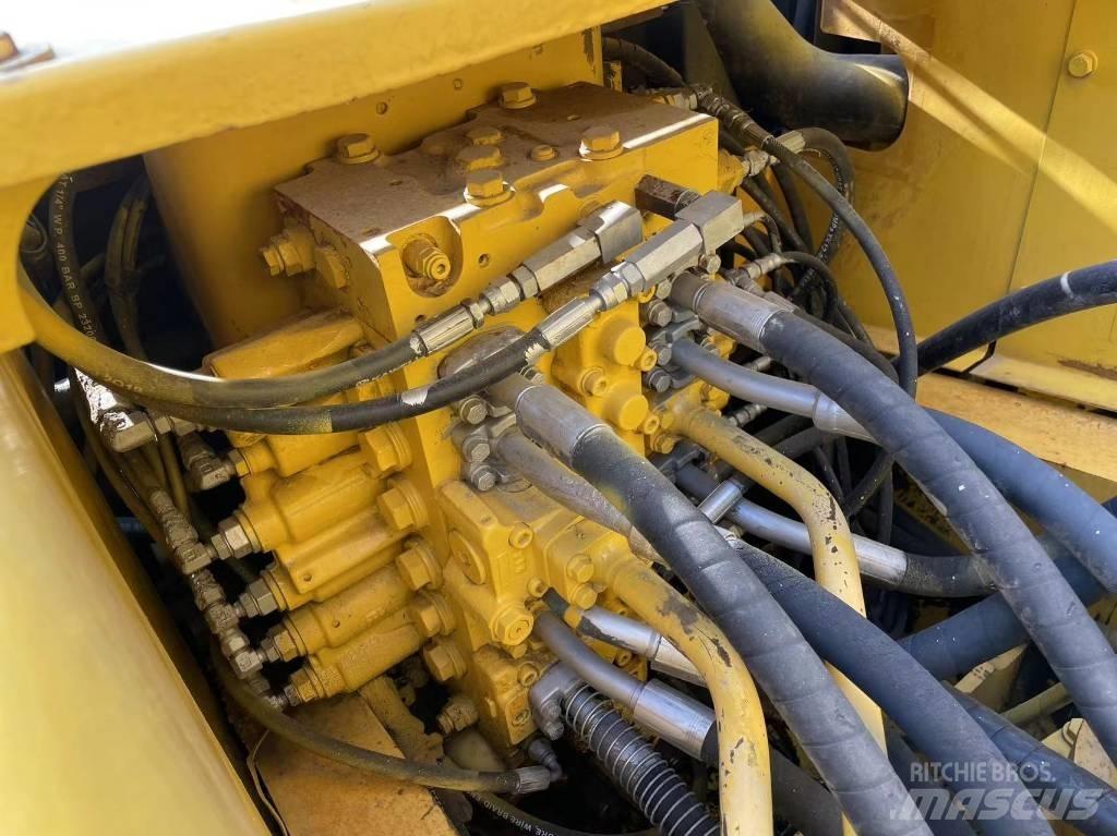 Komatsu PC 220-7 Crawler excavators
