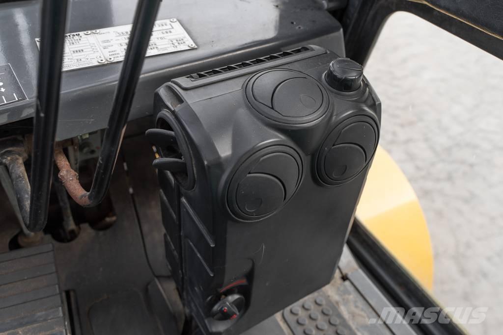 Komatsu FD 80-10 Diesel trucks