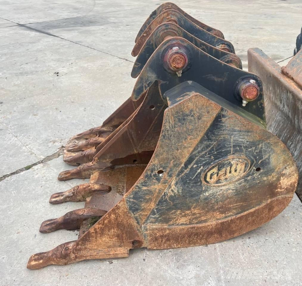 Hyundai HW140 Wheeled excavators