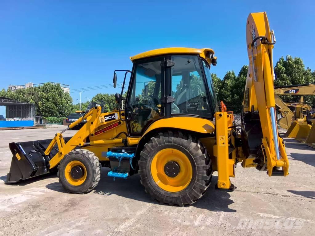 JCB 3CX Backhoe