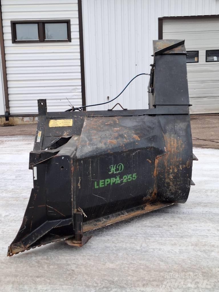 Leppä 250 HD Snow throwers