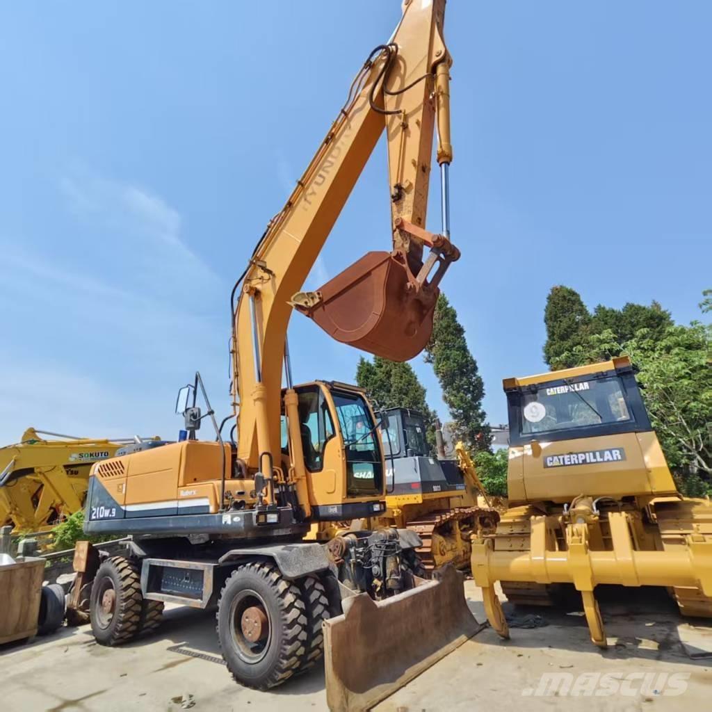 Hyundai R210W-9 Wheeled excavators