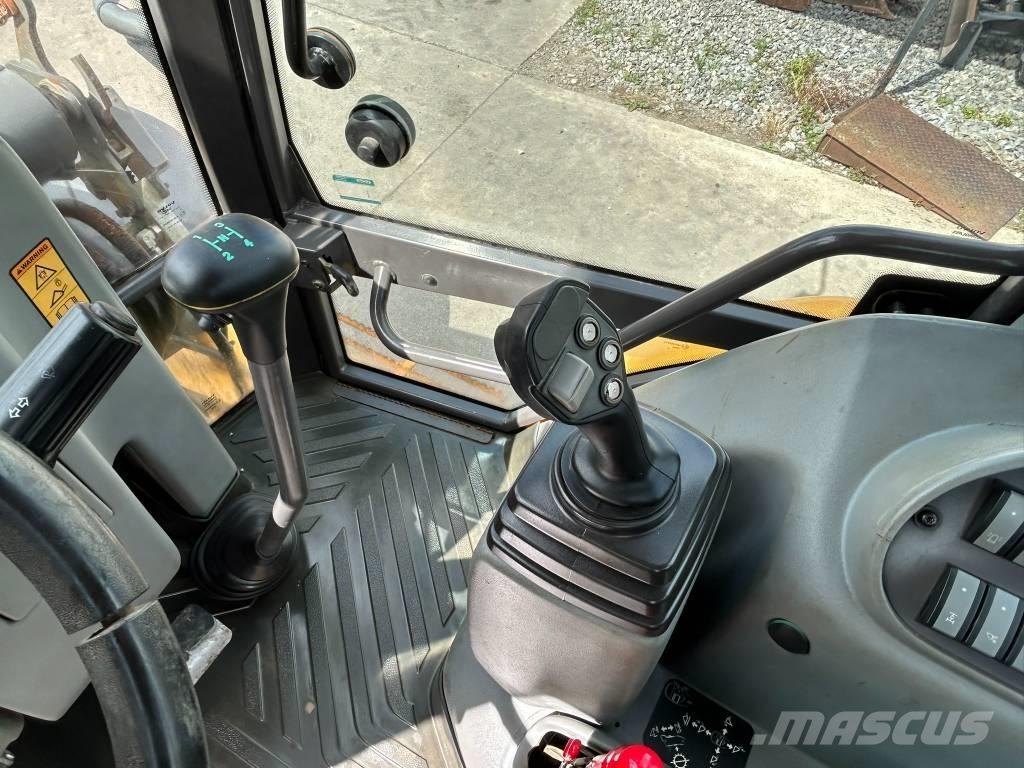 Volvo BL 71 Backhoe