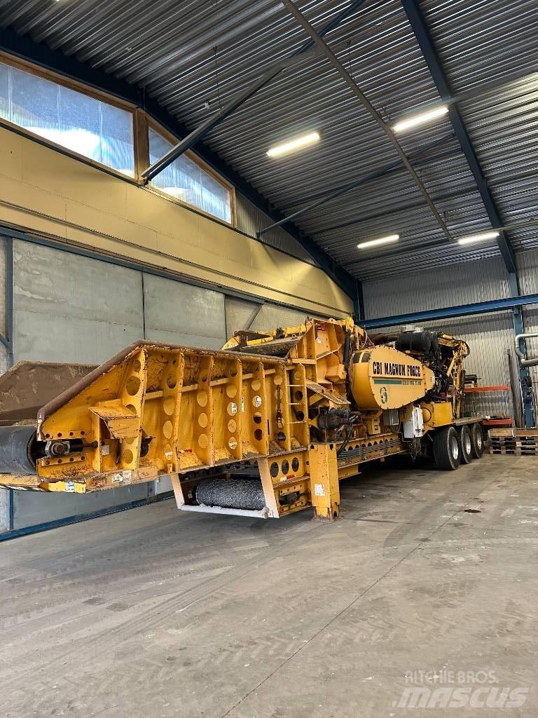CBI 8400 Waste Shredders