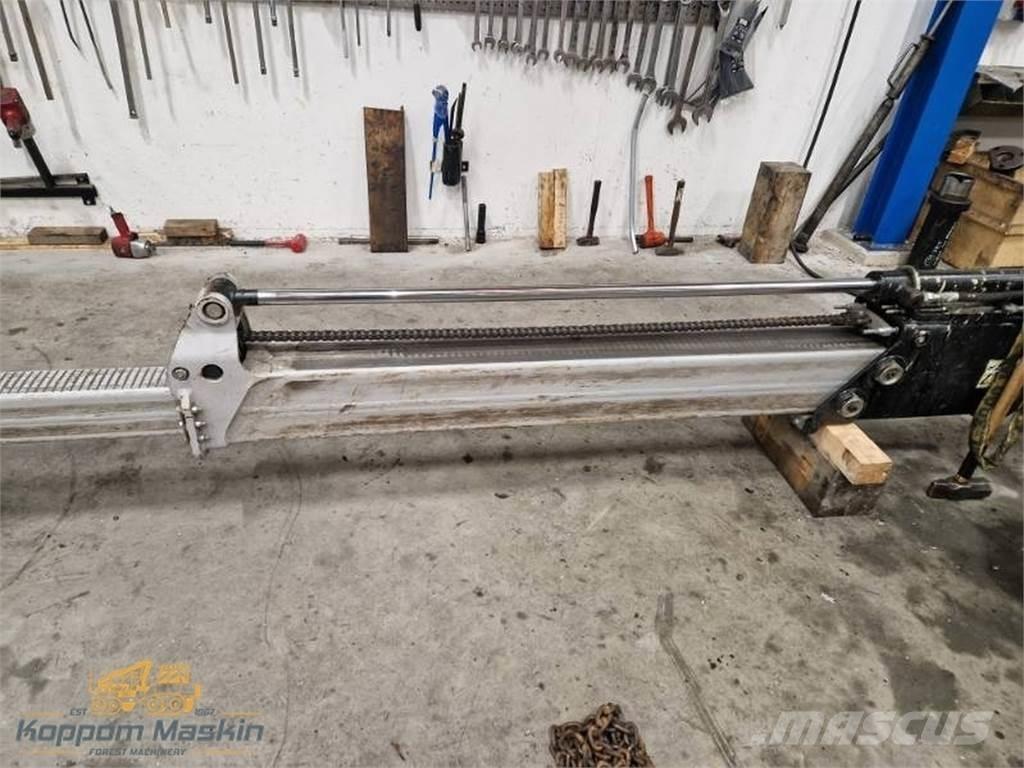 Komatsu 130F Combi Loader cranes