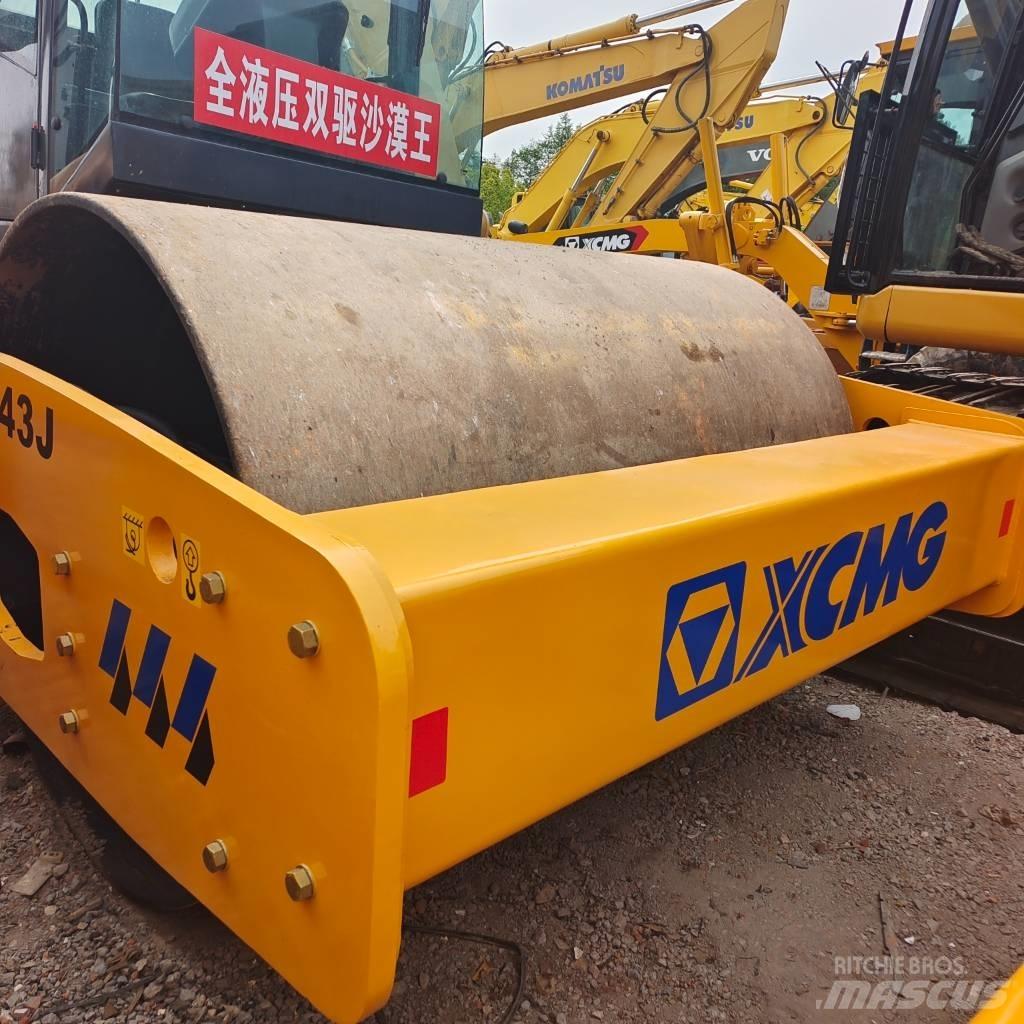 XCMG XS143J Single drum rollers