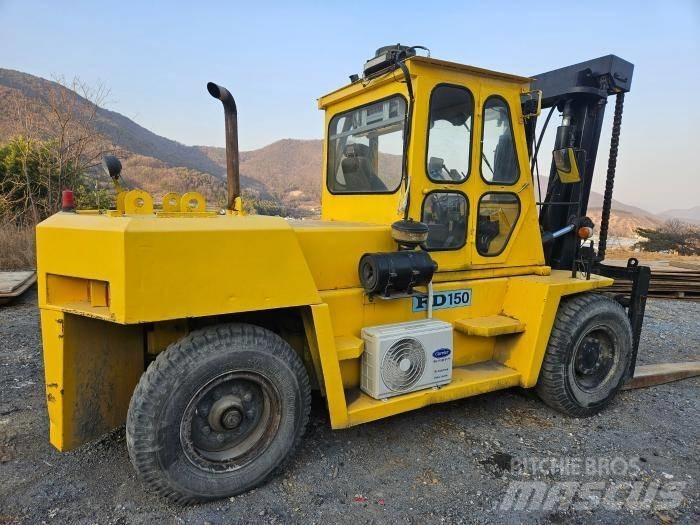 Komatsu FD 150 Reach truck