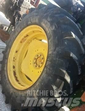  Pneus 460/85R38 Tyres, wheels and rims