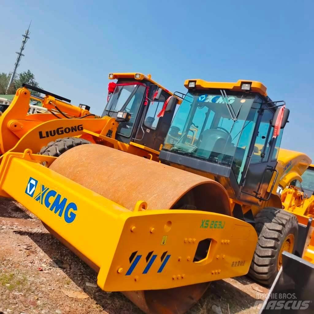 XCMG XS263J Single drum rollers