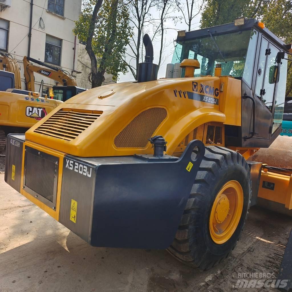 XCMG XS 203 J Single drum rollers