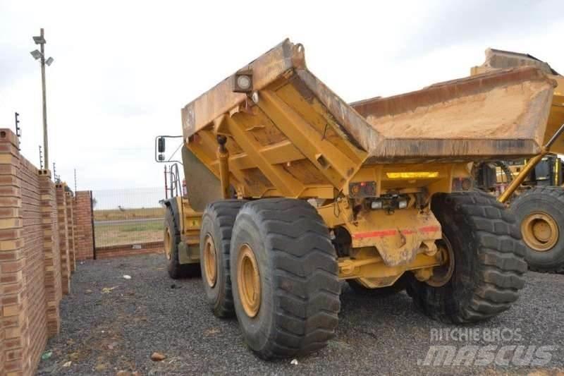 Bell B40D Articulated Haulers