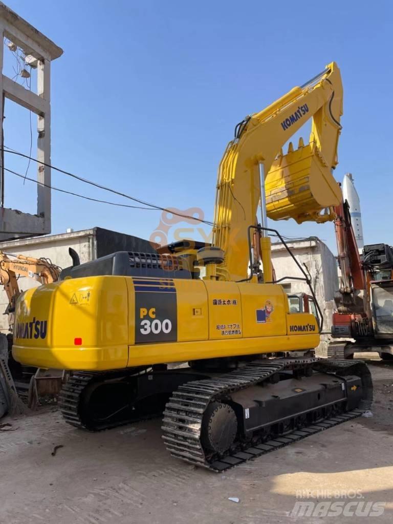 Komatsu PC 300 Crawler excavators