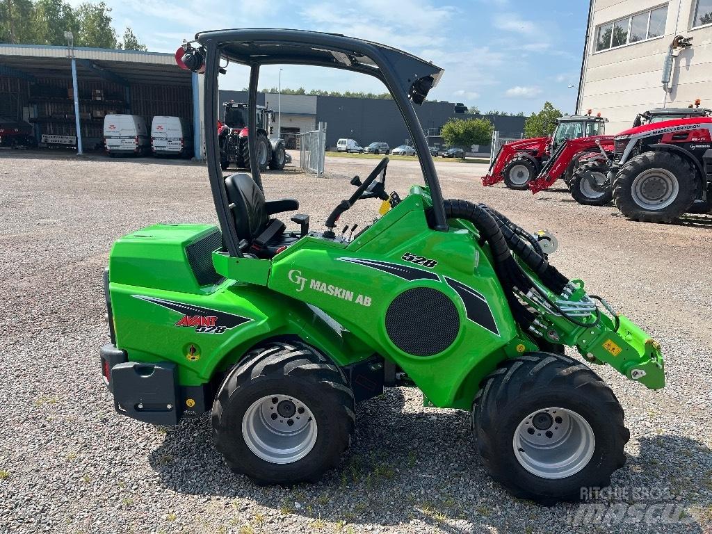Avant 528 Multi-purpose loaders
