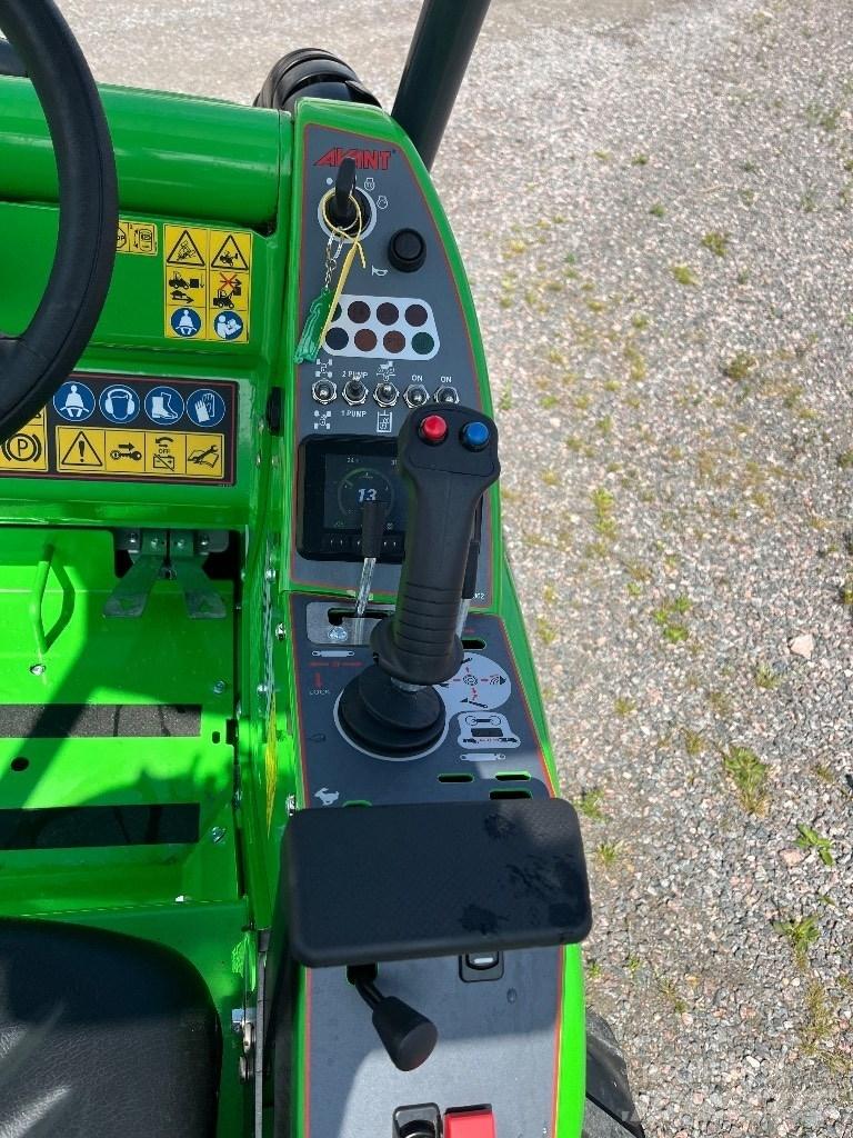 Avant 528 Multi-purpose loaders
