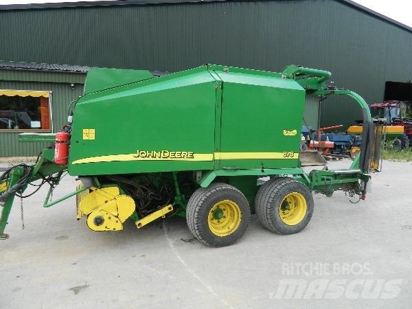 John Deere 678 Round balers