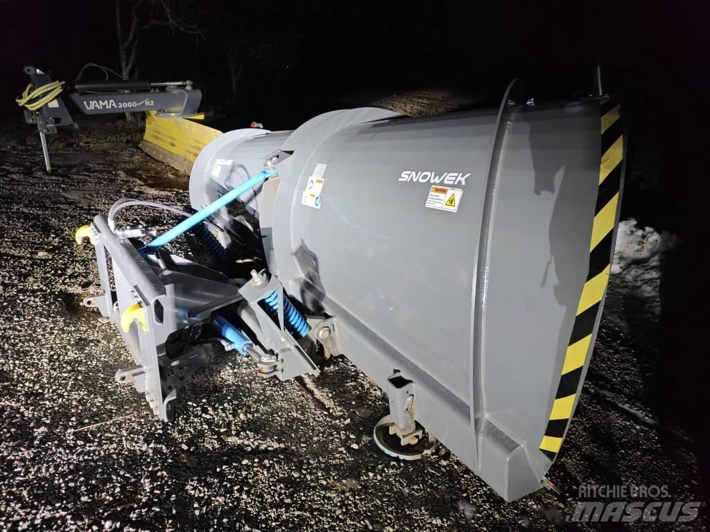 Snowek U320 alueaura Snow blades and plows