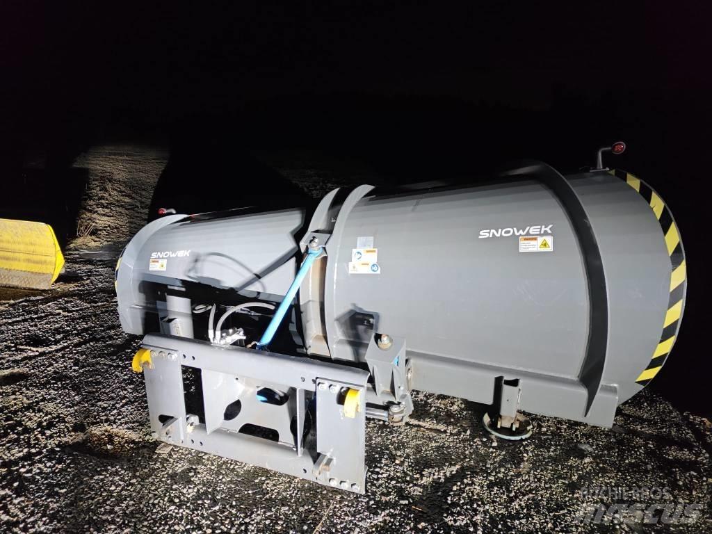 Snowek U320 alueaura Snow blades and plows
