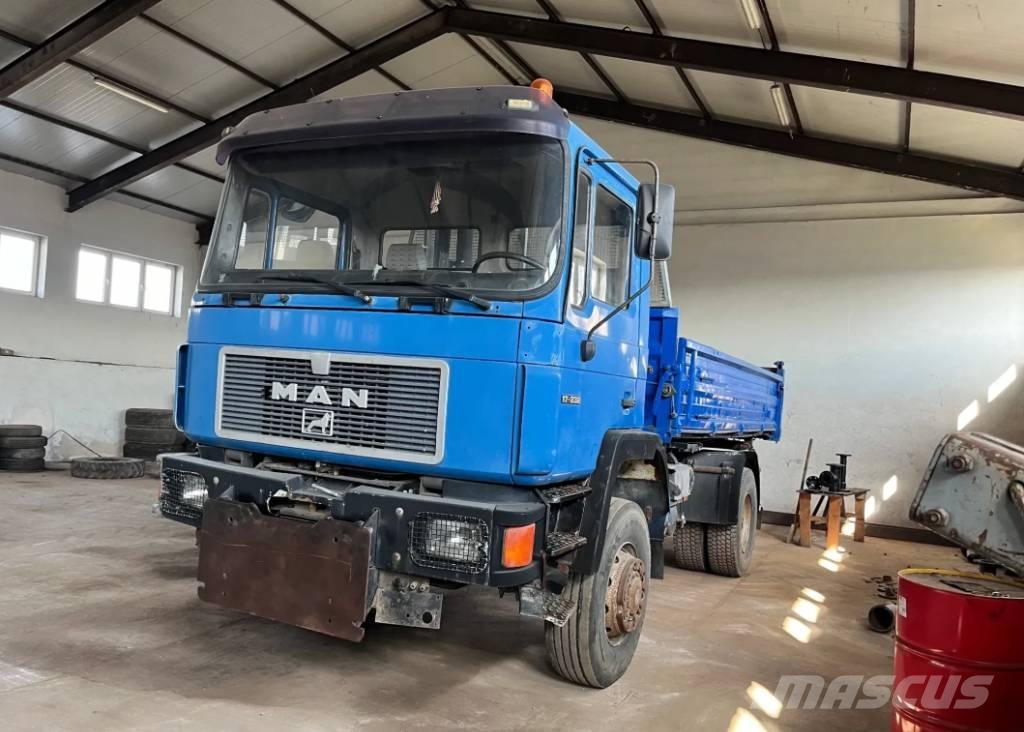MAN 18-232 Tipper trucks