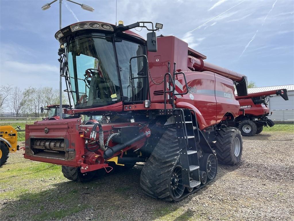 Case IH AF 7240 Combine harvesters