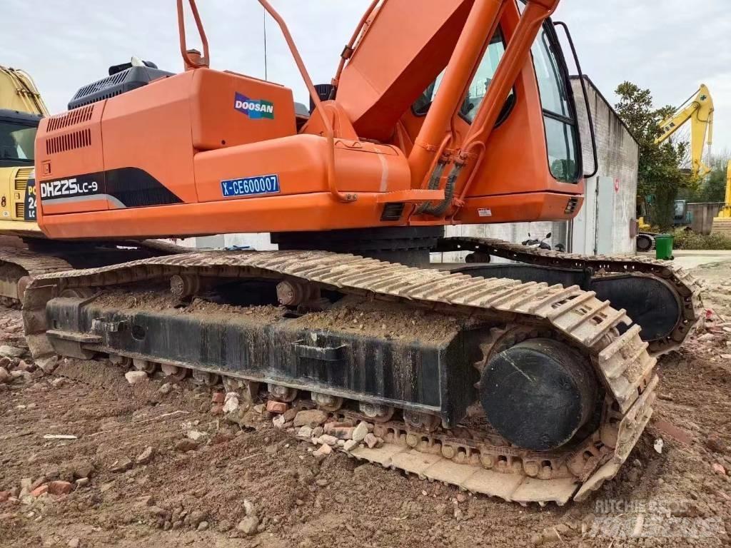 Doosan DX 225LC-9C Crawler excavators