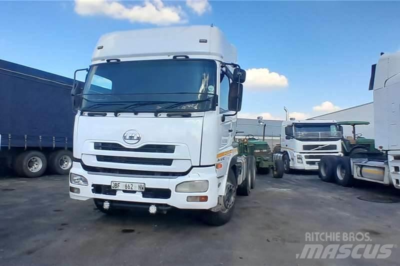 UD QUESTER GWE440 Other trucks