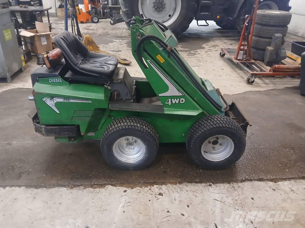 Avant 320 Multi-purpose loaders