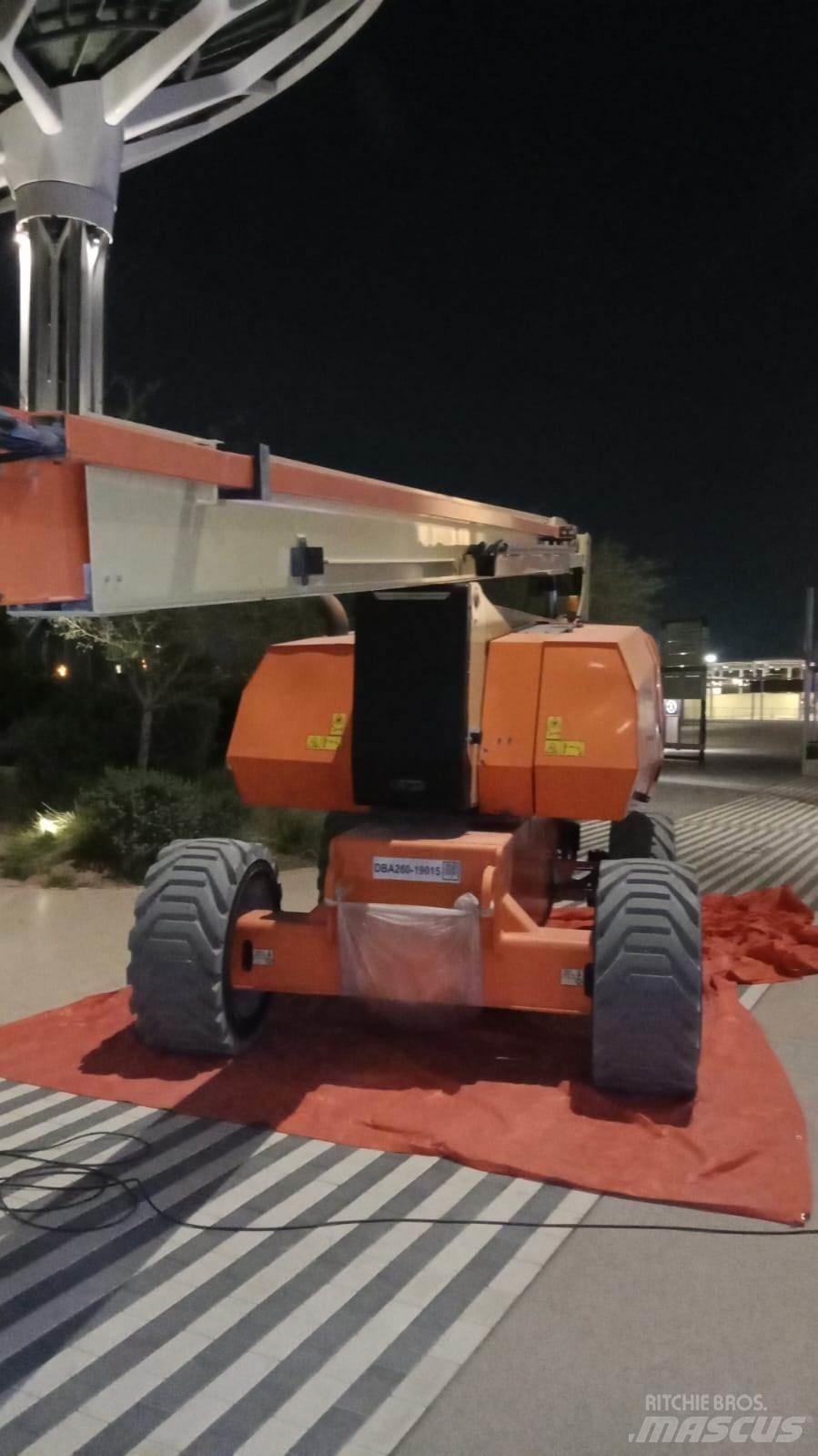 JLG 800AJ Articulated boom lifts