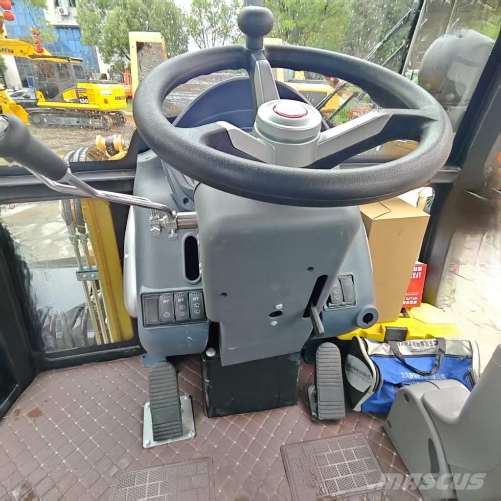 CAT 305.5 E Mini excavators < 7t (Mini diggers)